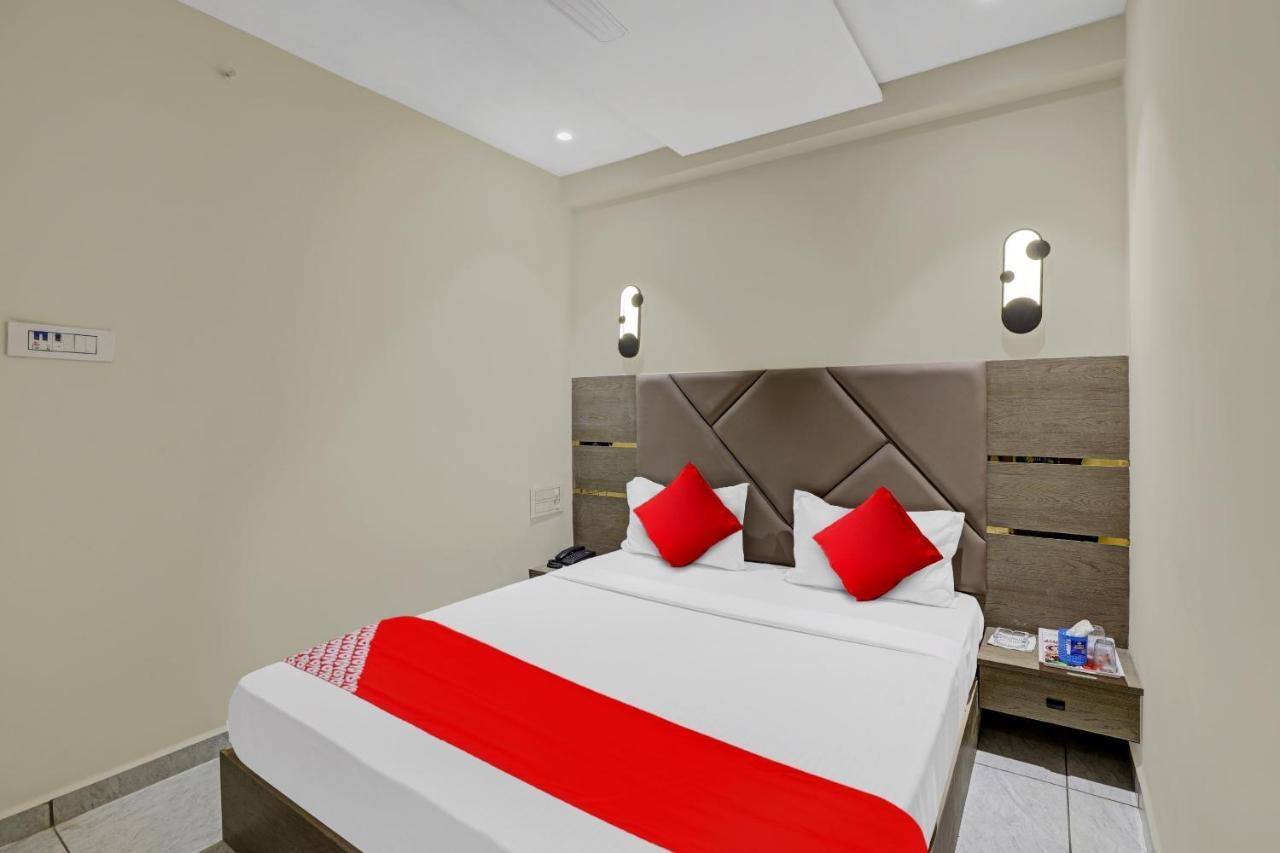 Hotel O Shree Palace Utrān 외부 사진